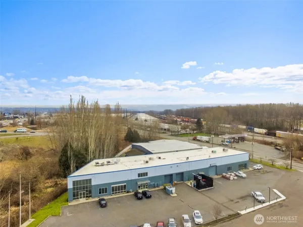 $4,900 | 3077 20th Street East, Unit D, Fife, WA 98424