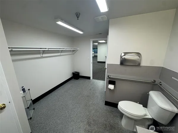 $4,900 | 3077 20th Street East, Unit D, Fife, WA 98424