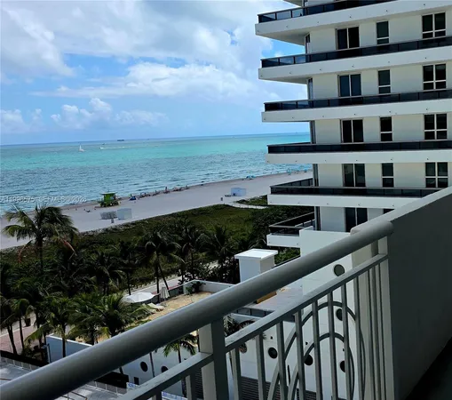 $3,500 | 5825 Collins Avenue, Unit 8J, Miami Beach, FL 33140