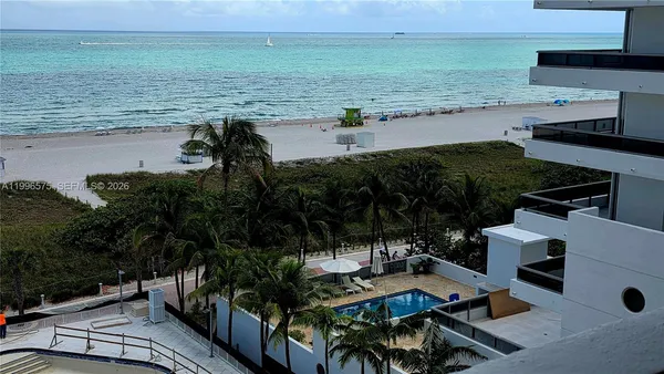 $3,500 | 5825 Collins Avenue, Unit 8J, Miami Beach, FL 33140