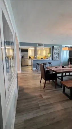 $3,500 | 5825 Collins Avenue, Unit 8J, Miami Beach, FL 33140