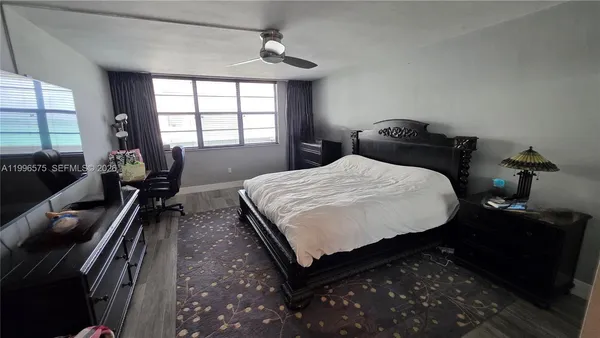 $3,500 | 5825 Collins Avenue, Unit 8J, Miami Beach, FL 33140