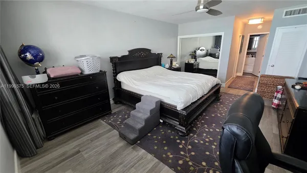 $3,500 | 5825 Collins Avenue, Unit 8J, Miami Beach, FL 33140