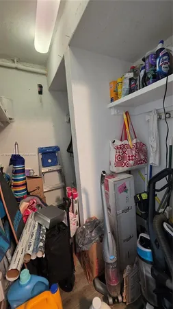 $3,500 | 5825 Collins Avenue, Unit 8J, Miami Beach, FL 33140