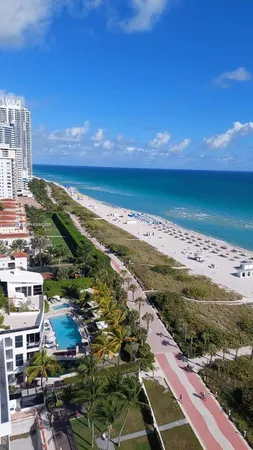 $3,500 | 5825 Collins Avenue, Unit 8J, Miami Beach, FL 33140