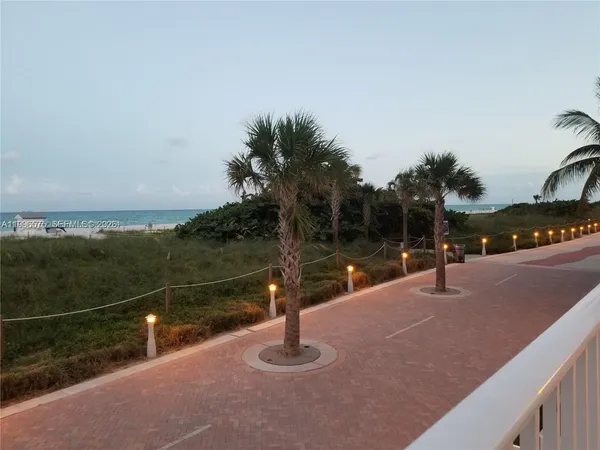 $3,500 | 5825 Collins Avenue, Unit 8J, Miami Beach, FL 33140