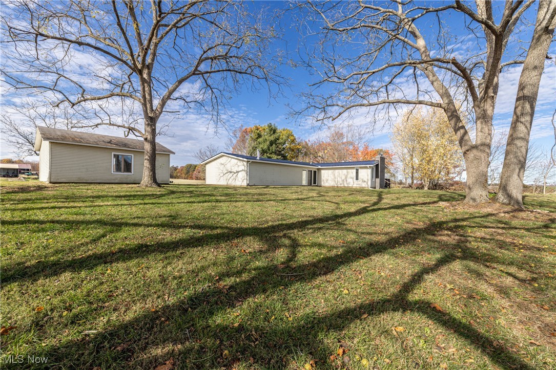 24534 Mill Road Utica, OH 43080 - Photo 32 of 38 View of green lawn