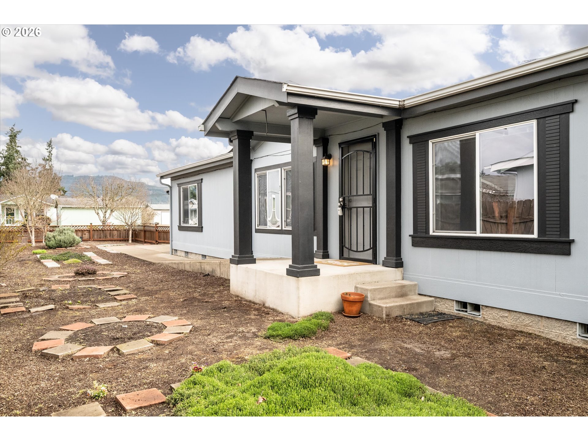 2569 Maia Loop Springfield, OR 97477 - Photo 1 of 36