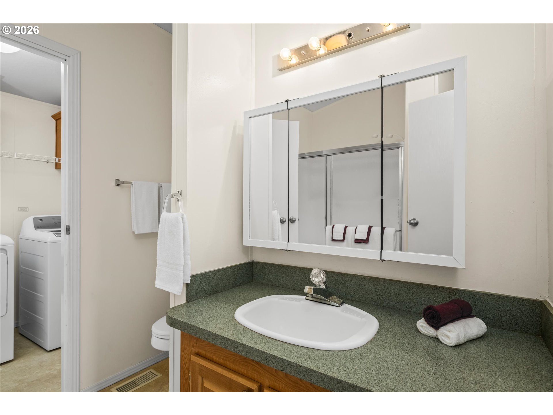 2569 Maia Loop Springfield, OR 97477 - Photo 14 of 36 Owner's Suite Bedroom