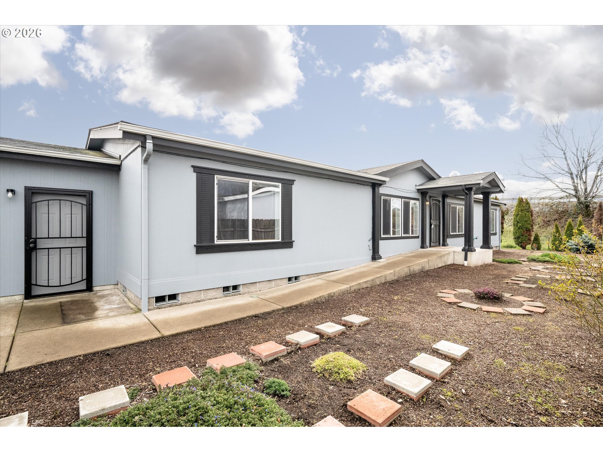 2569 Maia Loop Springfield, OR 97477 - Photo 2 of 36