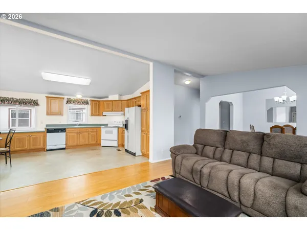 $335,000 | 2569 Maia Loop, Springfield, OR 97477