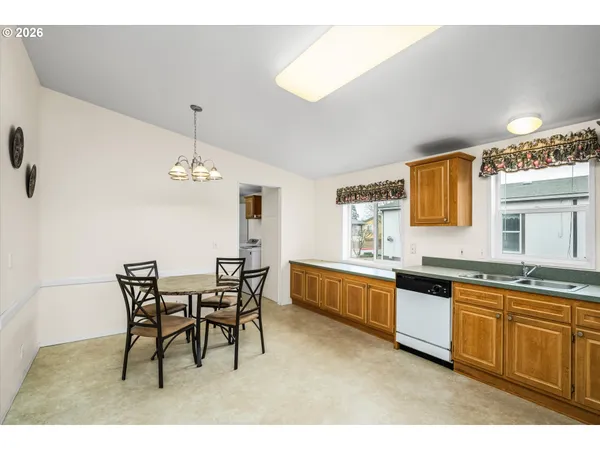 $335,000 | 2569 Maia Loop, Springfield, OR 97477