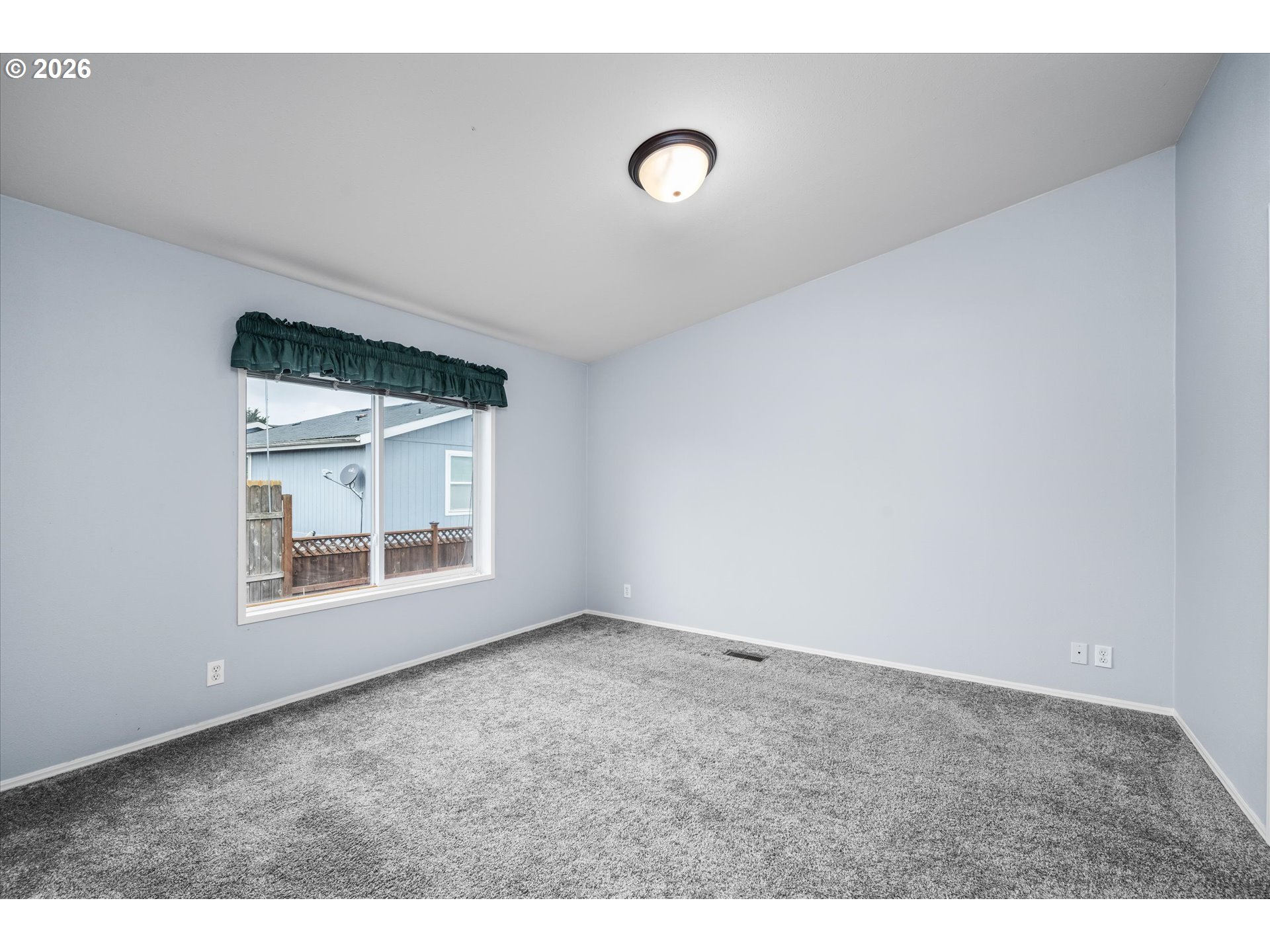 2569 Maia Loop Springfield, OR 97477 - Photo 10 of 36 Kitchen