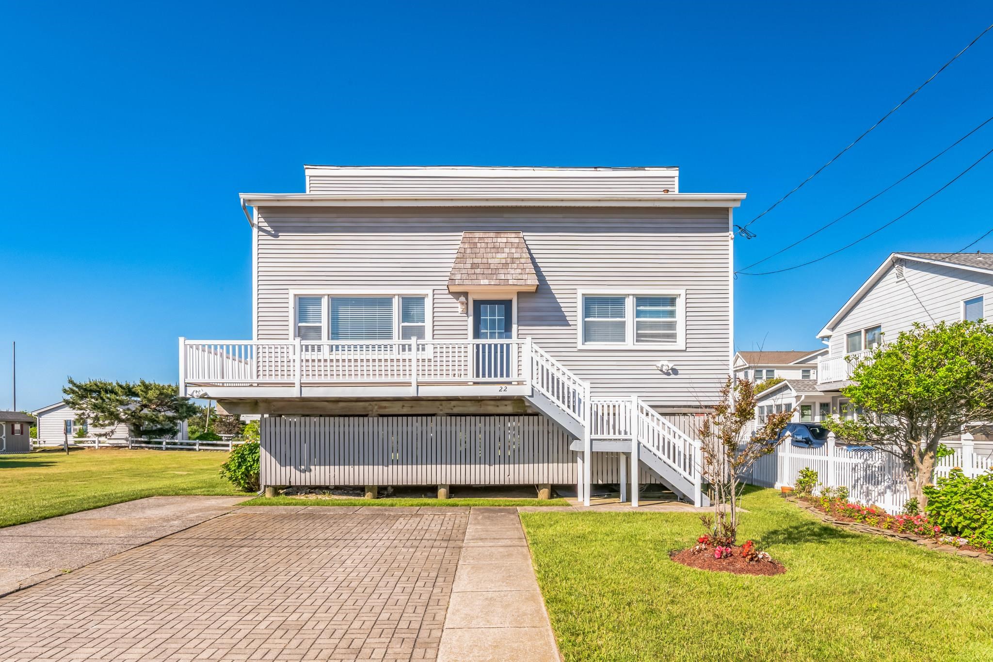 22 Williams Strathmere, NJ 08248 - Photo 3 of 40 a front view of a house with a yard