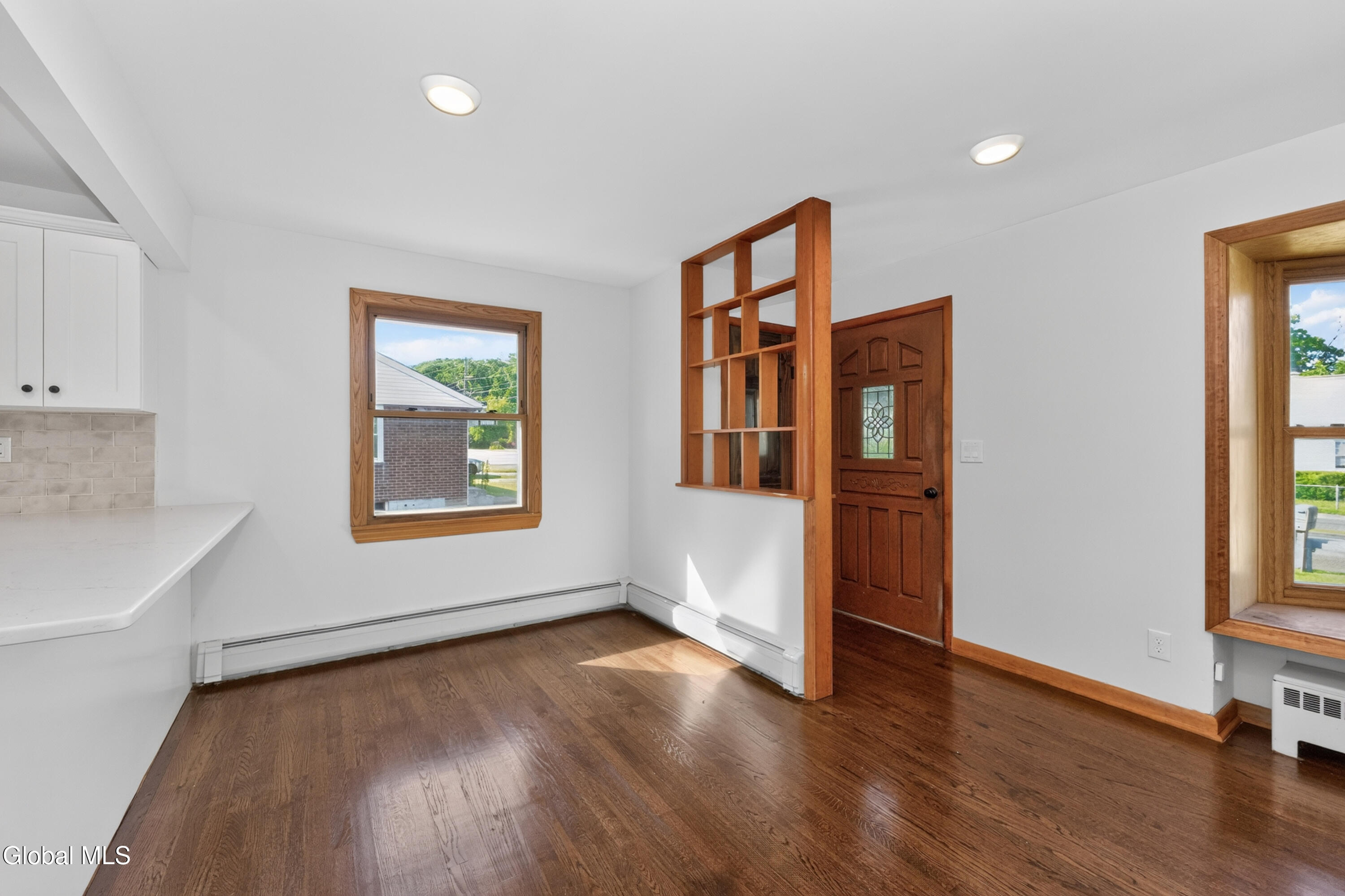 1406 Red Mill Road East Greenbush, NY 12144 - Photo 5 of 32 1 Greatroom 5