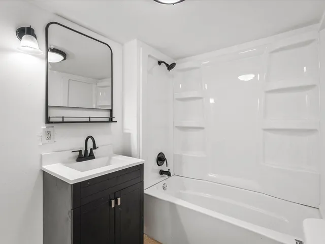 $154,900 | 140 East Walnut Street, Cedarville, IL 61032