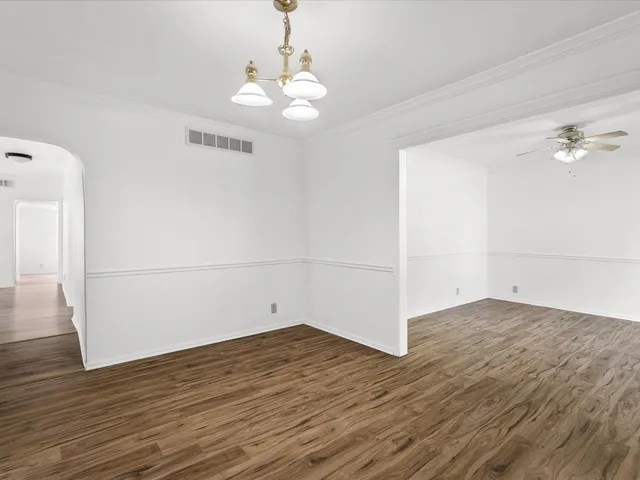 $154,900 | 140 East Walnut Street, Cedarville, IL 61032