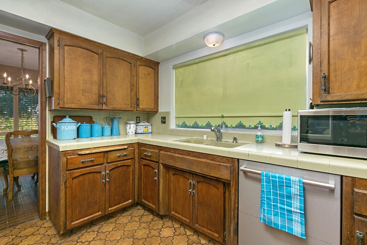 2147 Windmill View Road El Cajon, CA 92020 - Photo 13 of 25