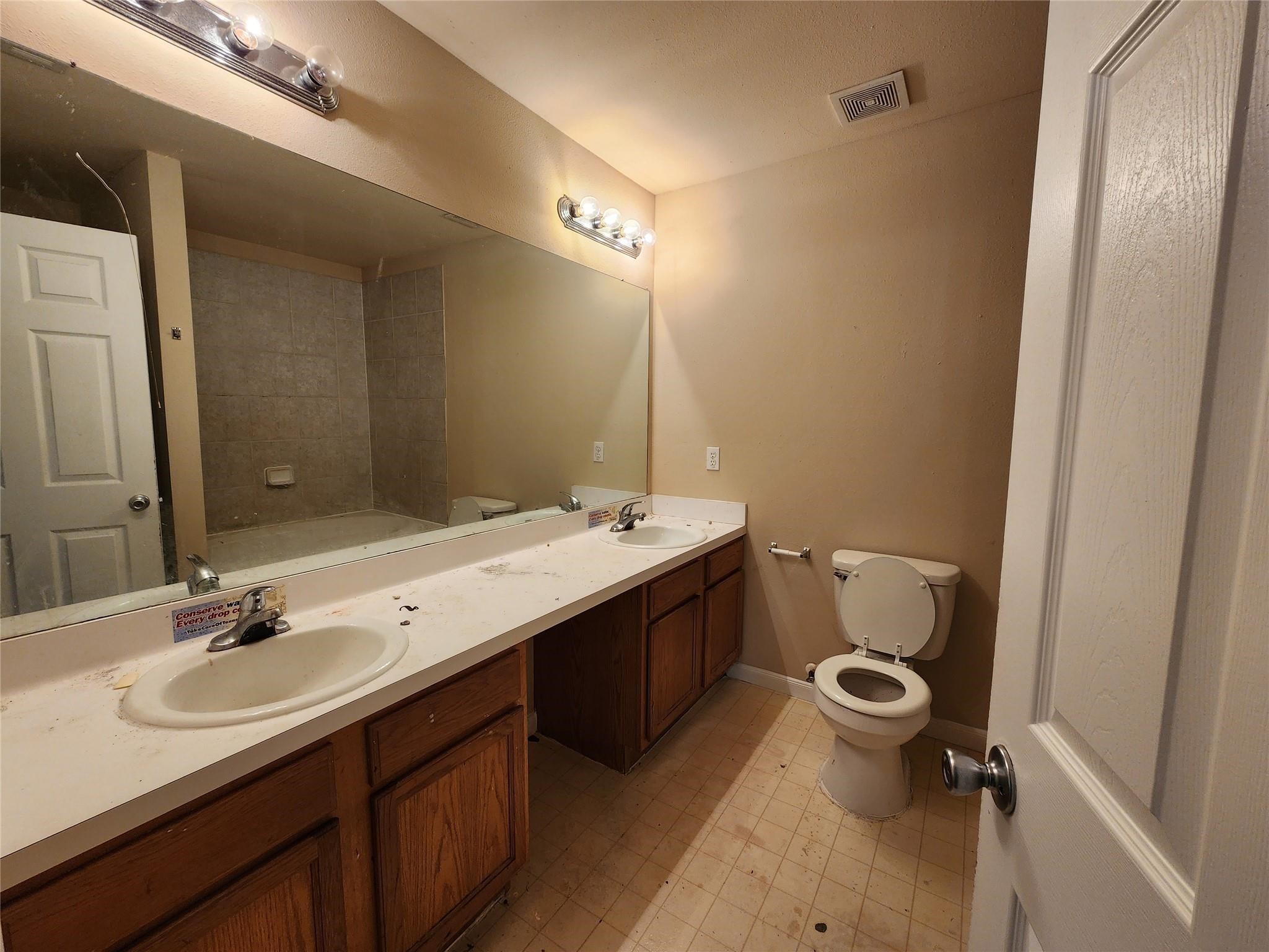 11710 Chetman Drive, Unit B Houston, TX 77065 - Photo 11 of 16