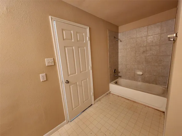 $1,500 | 11710 Chetman Drive, Unit B, Houston, TX 77065