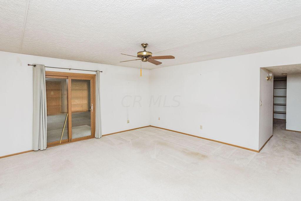3965 Karl Road, Unit 102 Columbus, OH 43224 - Photo 11 of 25 Living Room