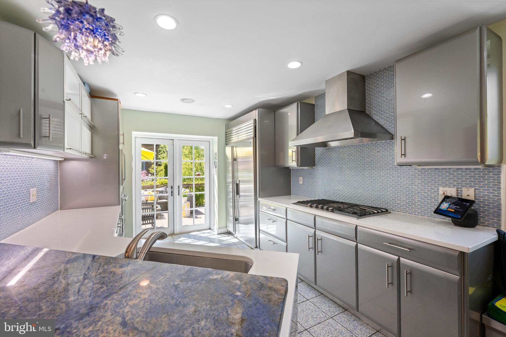 19 Derwen Road Bala Cynwyd, PA 19004 - Photo 13 of 44 Kitchen w/deck