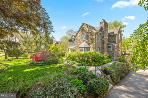 $1,595,000 | 19 Derwen Road, Bala Cynwyd, PA 19004