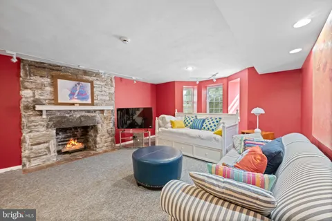 $1,595,000 | 19 Derwen Road, Bala Cynwyd, PA 19004