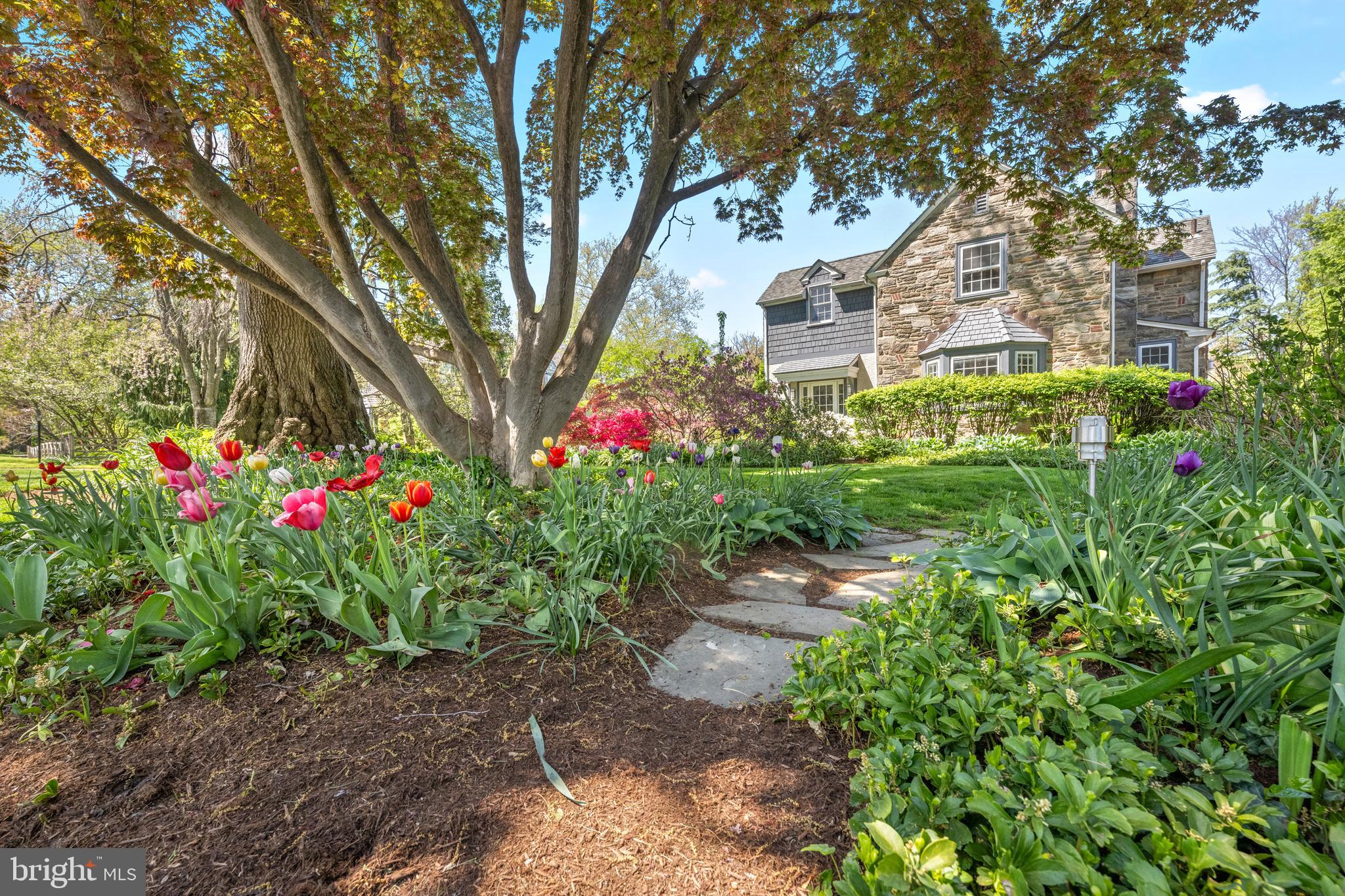 19 Derwen Road Bala Cynwyd, PA 19004 - Photo 3 of 44 Stunning Gardens