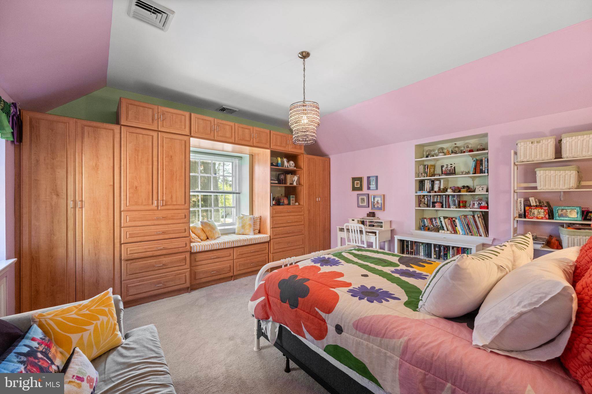 19 Derwen Road Bala Cynwyd, PA 19004 - Photo 33 of 44 Built-ins galore