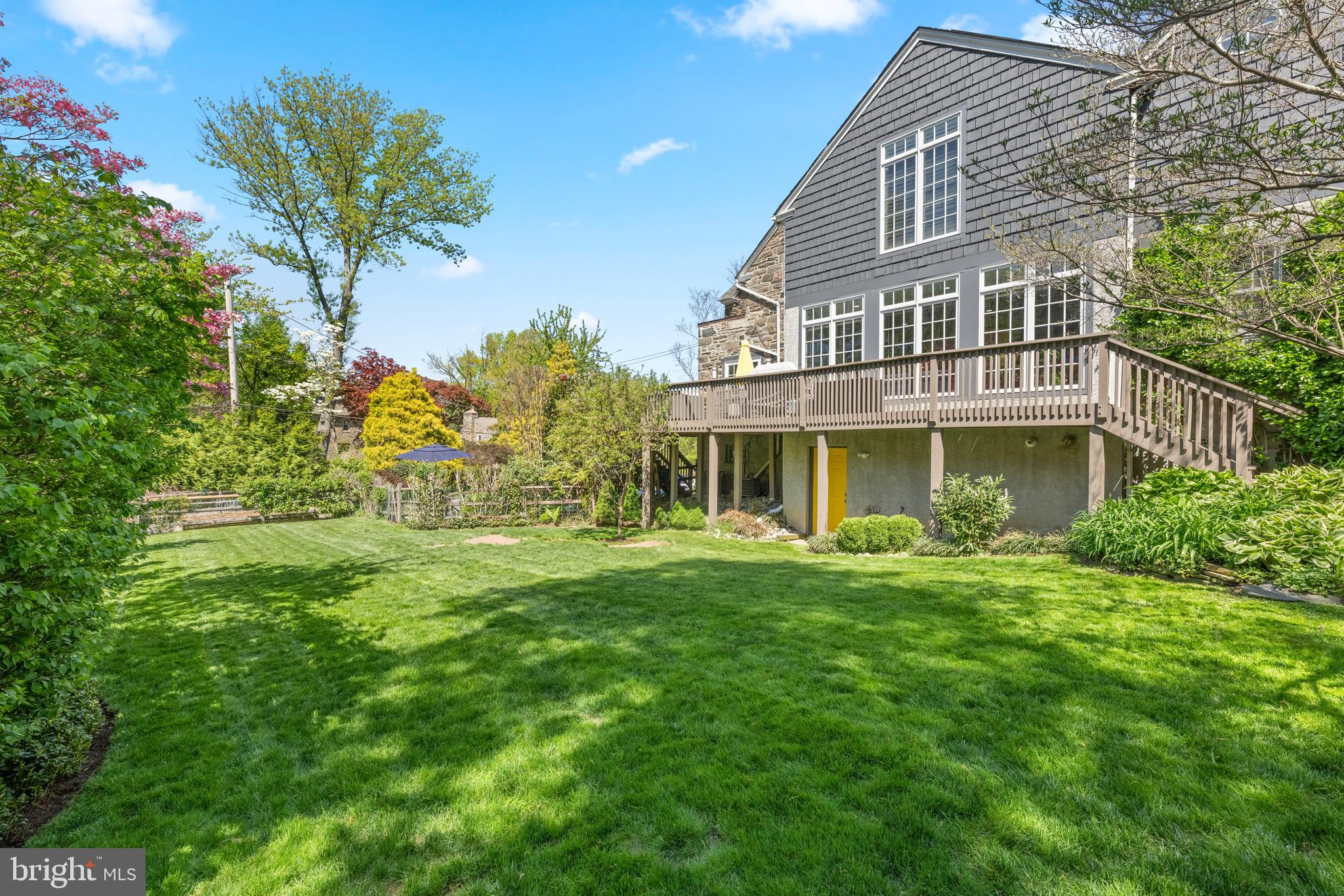 19 Derwen Road Bala Cynwyd, PA 19004 - Photo 4 of 44 Huge side yard