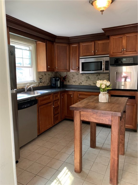 46 Friendly Road East Greenwich, RI 02818 - Photo 7 of 31 Gallery Image 7