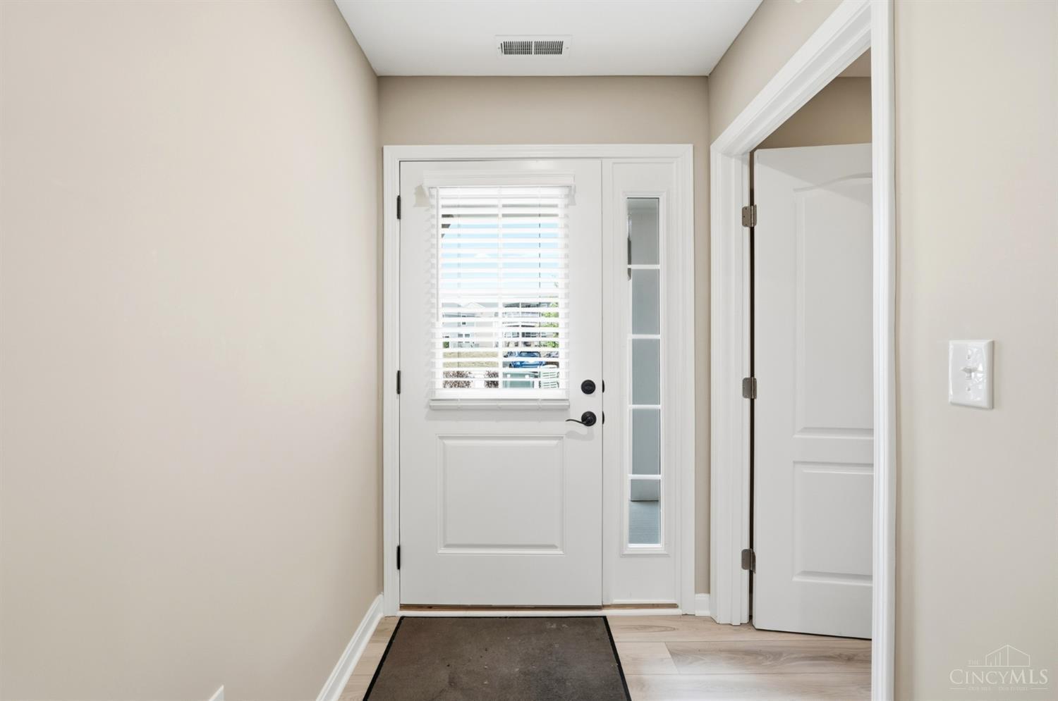 653 Tradition Ridge Cincinnati, OH 45245 - Photo 7 of 50