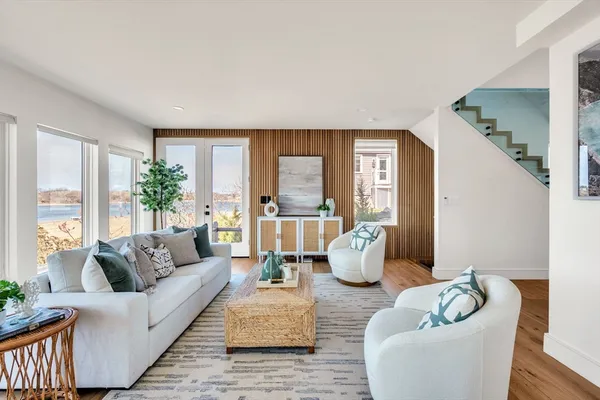 $2,099,000 | 10 Chestnut Place, Hingham, MA 02043