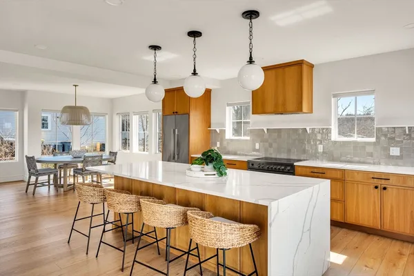 $2,099,000 | 10 Chestnut Place, Hingham, MA 02043