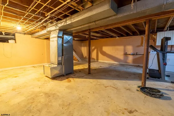 a view of a garage