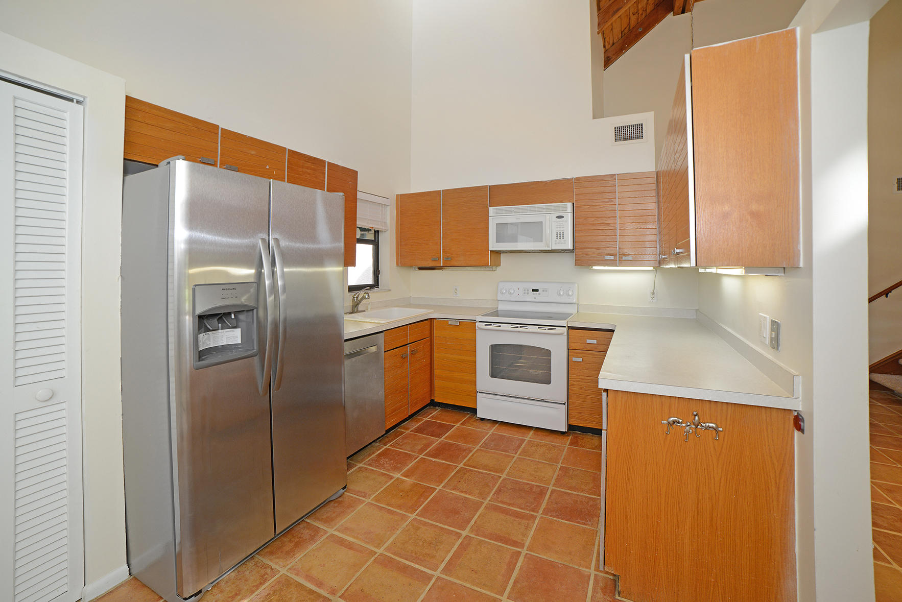 6536 Las Flores Drive Boca Raton, FL 33433 - Photo 20 of 39 Kitchen