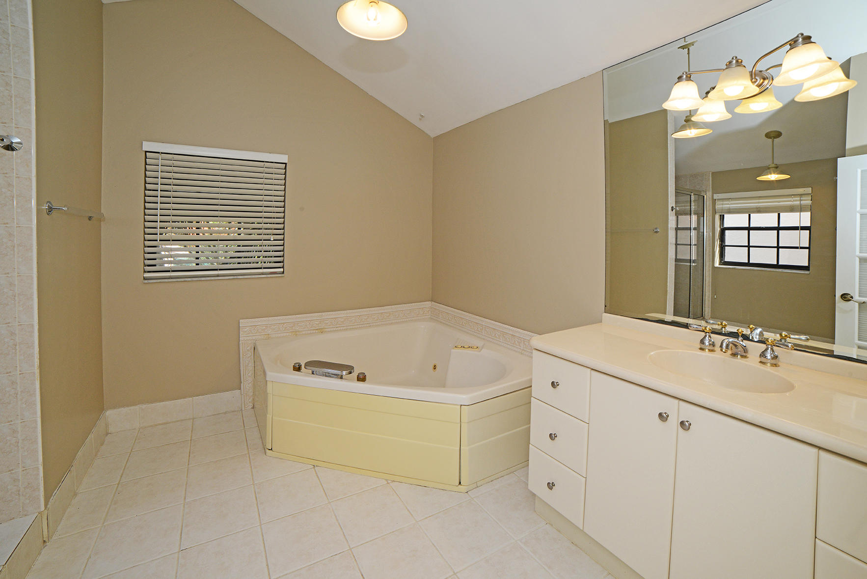 6536 Las Flores Drive Boca Raton, FL 33433 - Photo 29 of 39 En-Suite