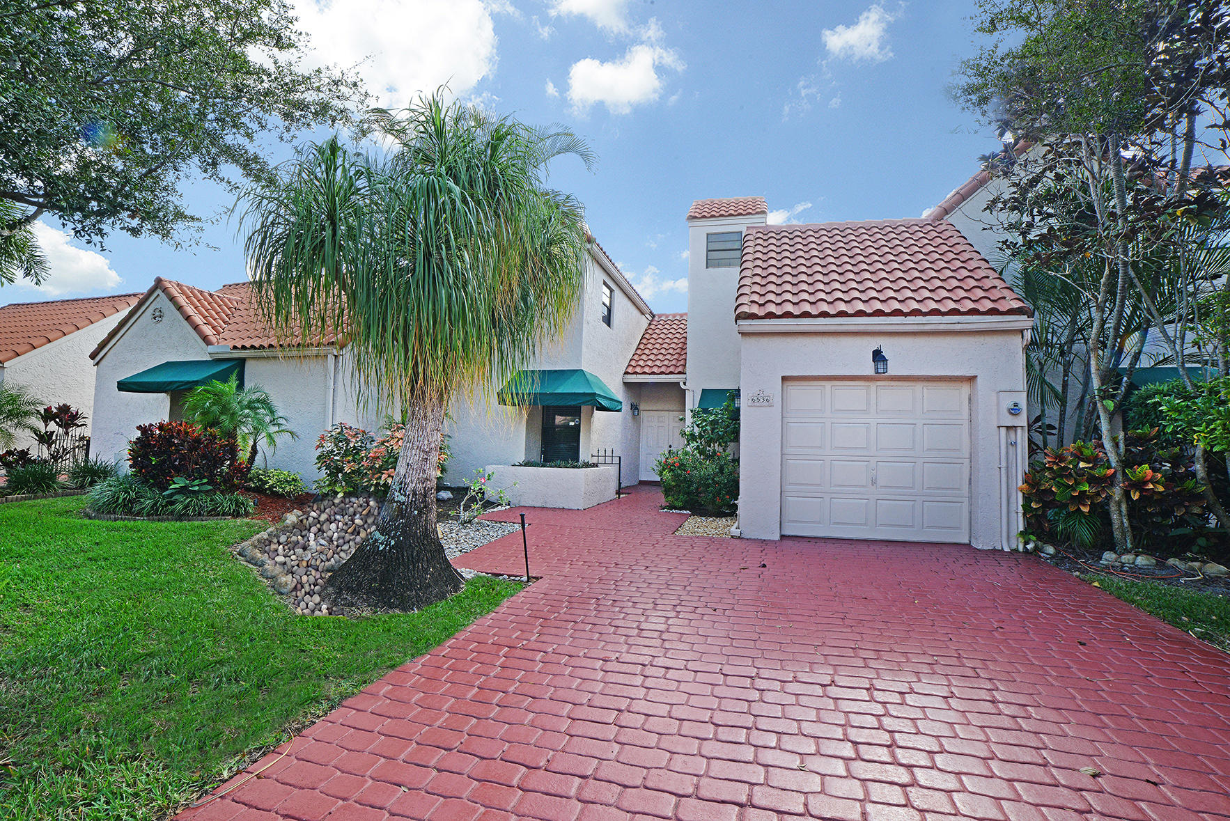 6536 Las Flores Drive Boca Raton, FL 33433 - Photo 4 of 39 Front Driveway