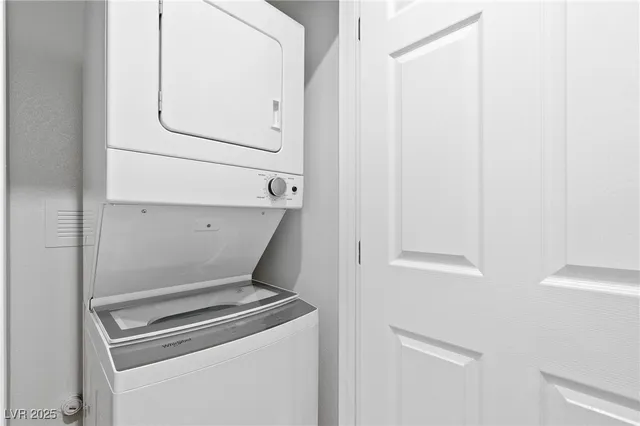 $1,390 | 5231 Dubris Drive, Las Vegas, NV 89115