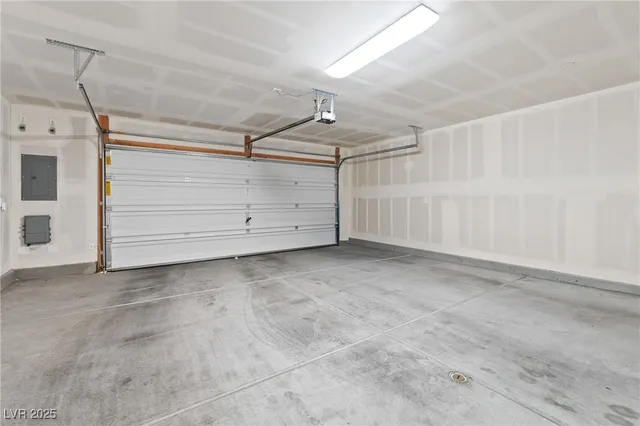 $1,390 | 5231 Dubris Drive, Las Vegas, NV 89115