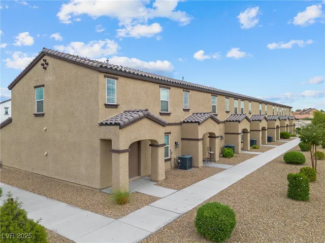 $1,390 | 5231 Dubris Drive, Las Vegas, NV 89115