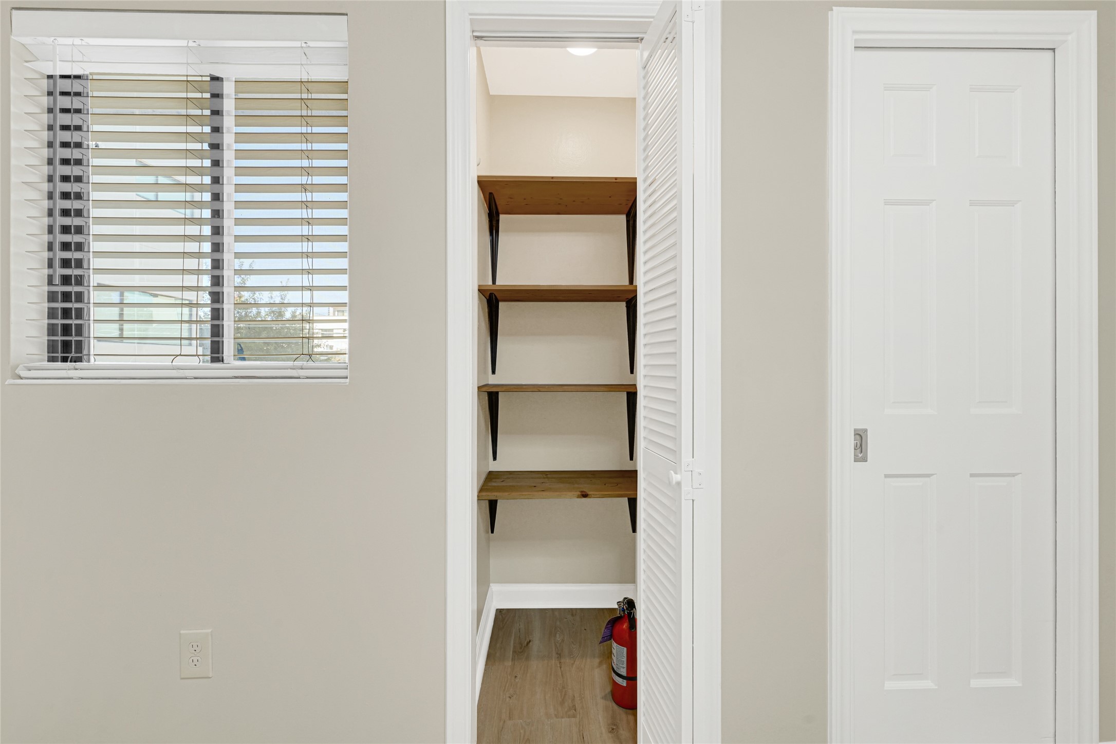 1603 Welch Street, Unit 8 Houston, TX 77006 - Photo 18 of 21 a view of a room that has a window