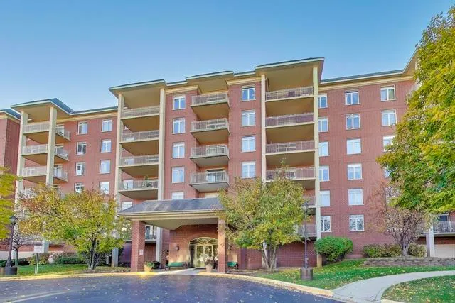 $320,000 | 8300 Callie Avenue, Unit 310, Morton Grove, IL 60053