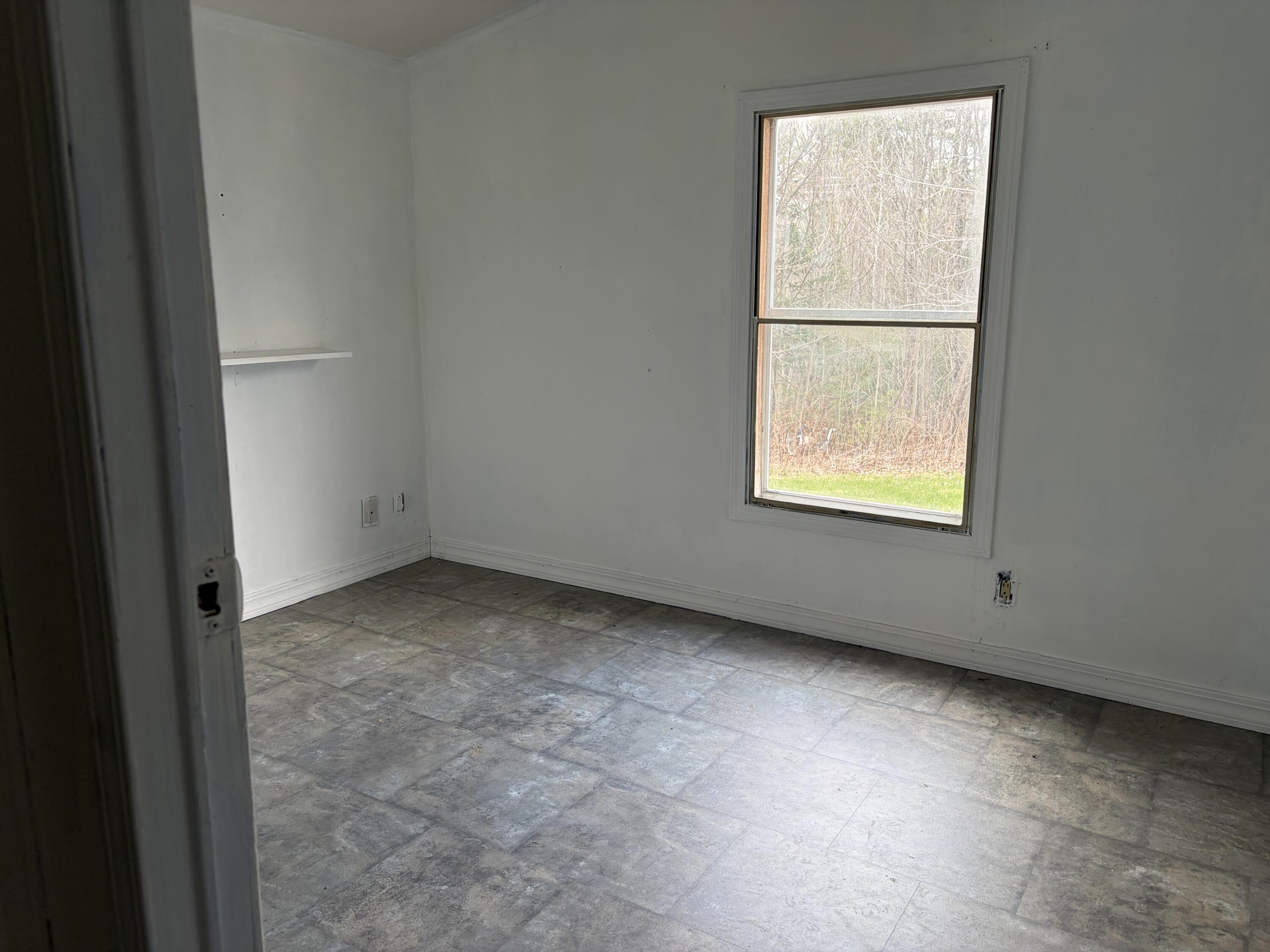 1 Skips Way Fairfield, ME 04937 - Photo 7 of 27 Bedroom