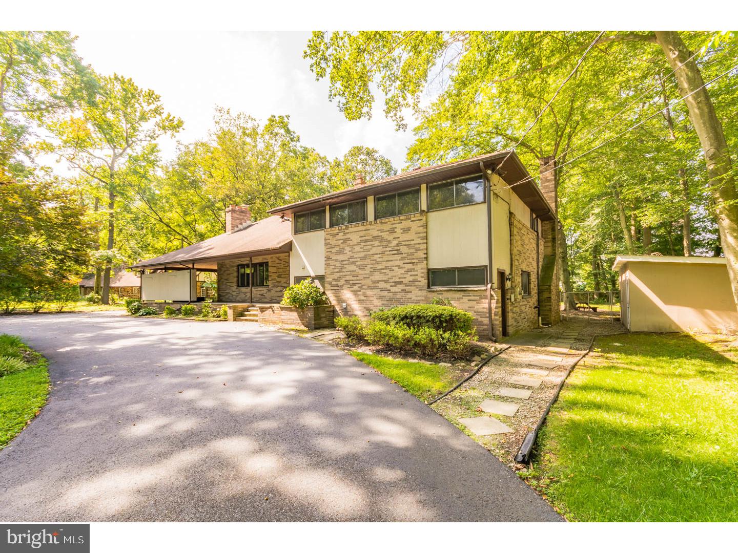 29 Robin Road Moorestown, NJ 08057 - Photo 1 of 25 Exterior Front
