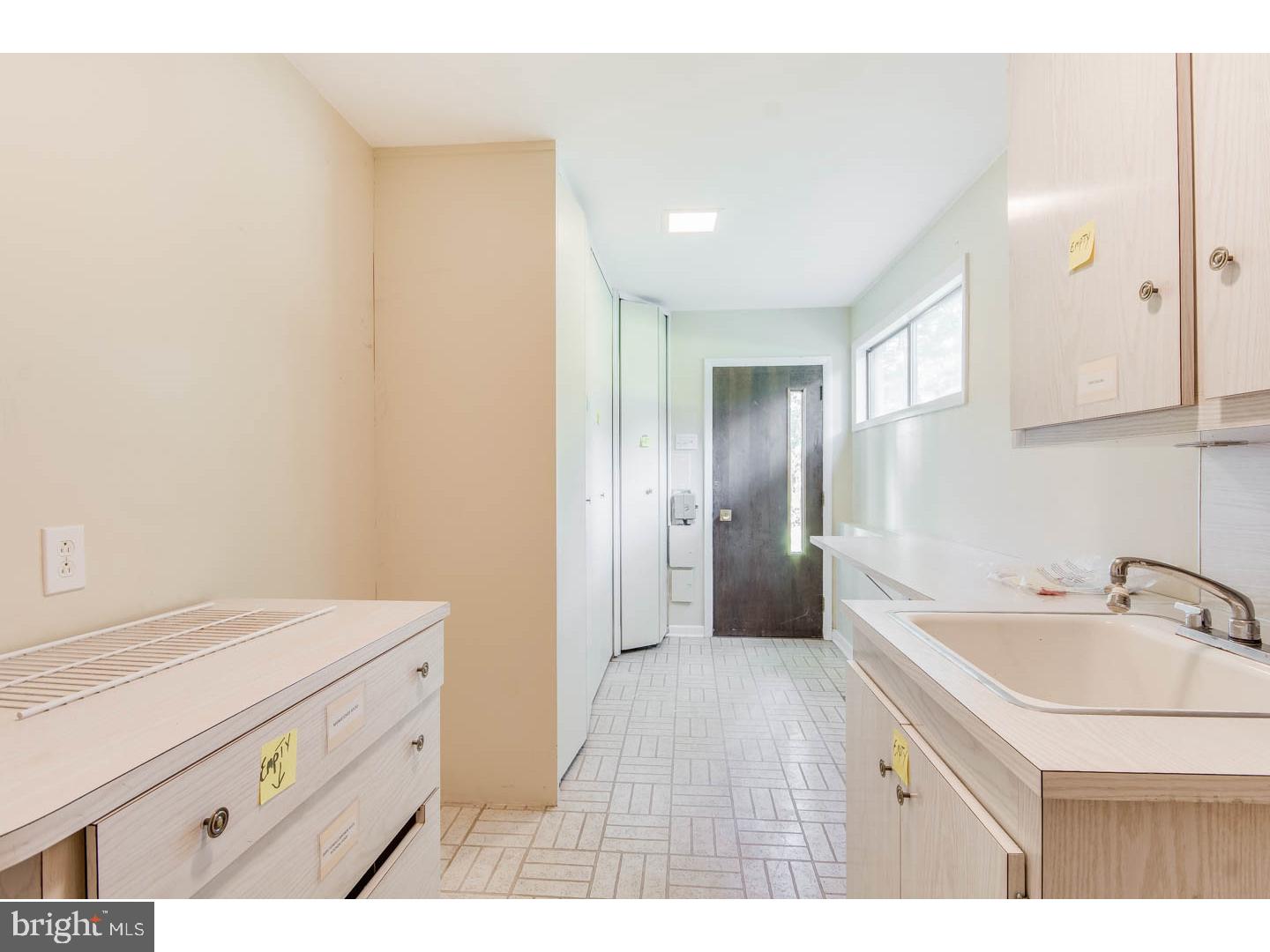 29 Robin Road Moorestown, NJ 08057 - Photo 13 of 25 Laundry Room