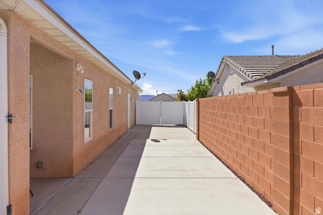 2883 Overlook Drive St. George, UT 84790 - Photo 32 of 36