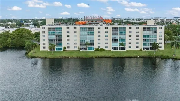 $267,500 | 111 Southeast 3rd Avenue, Unit 108, Dania Beach, FL 33004