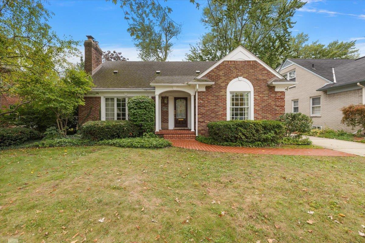 1485 Torrey Road Grosse Pointe Woods, MI 48236 - Photo 2 of 60